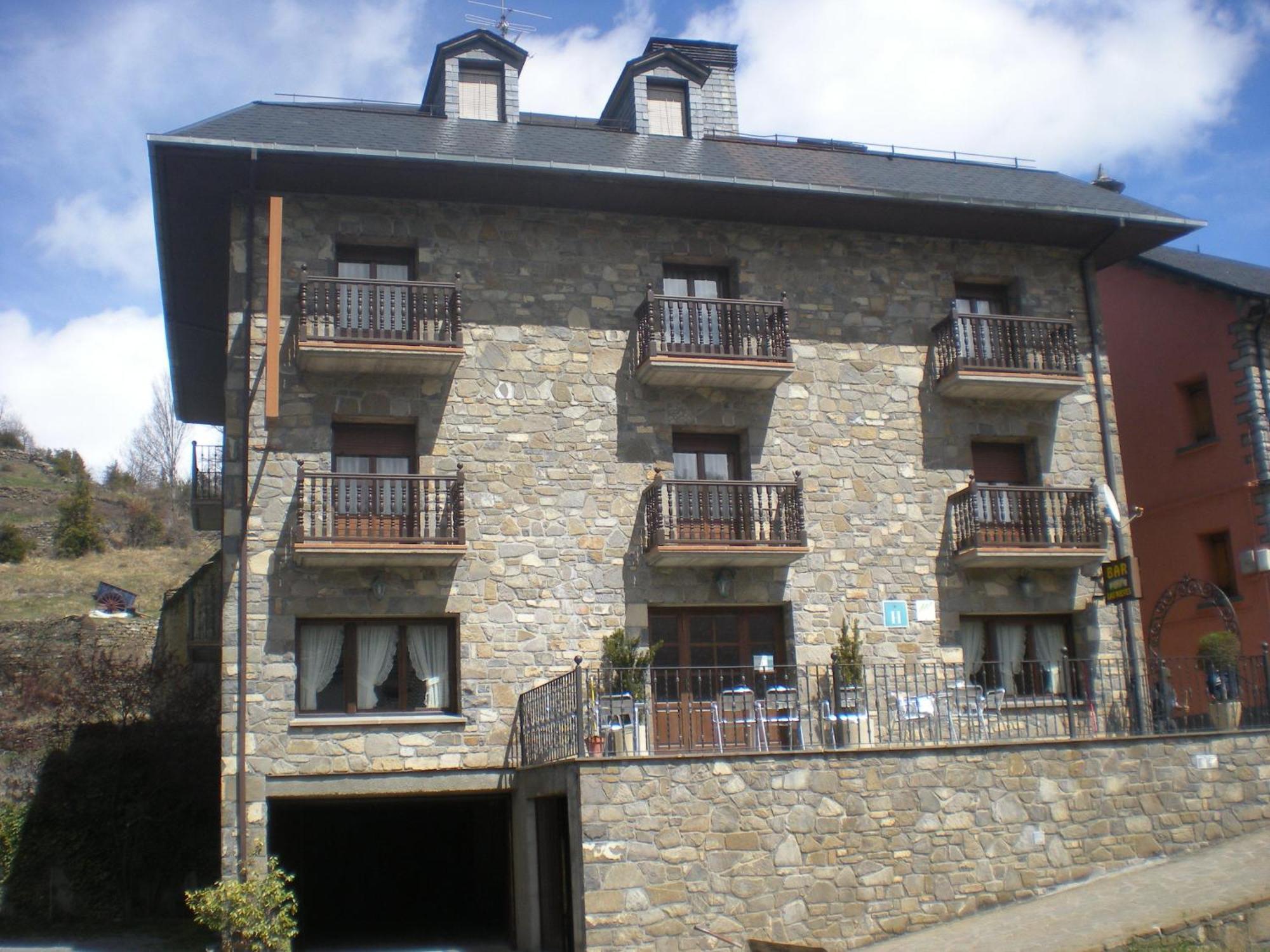 Hotel Las Nieves Linás de Broto Εξωτερικό φωτογραφία