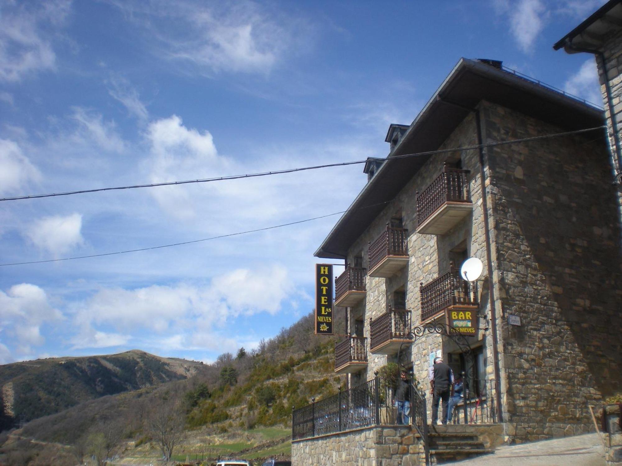 Hotel Las Nieves Linás de Broto Εξωτερικό φωτογραφία
