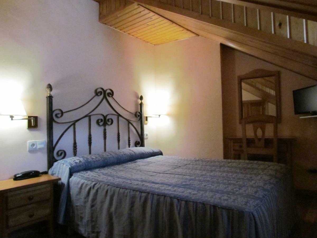 Hotel Las Nieves Linás de Broto Εξωτερικό φωτογραφία
